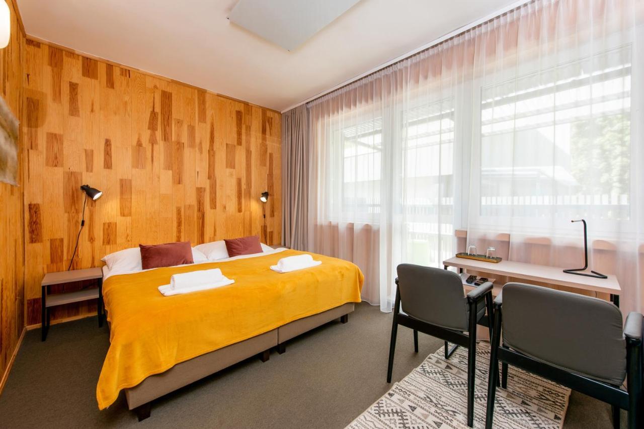 Hotel Veverica Trenčín Exteriör bild